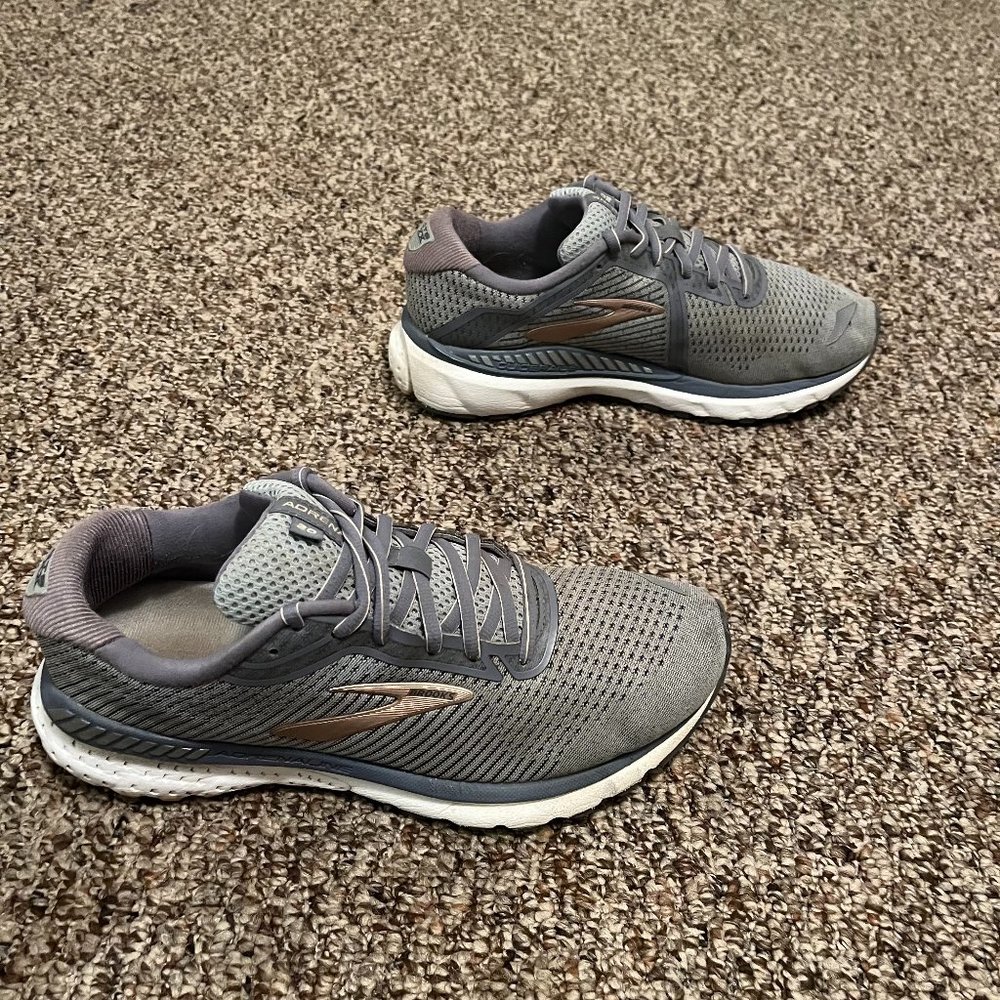 Women's Brooks Adrenaline GTS 20 Size 10